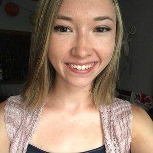 Meet your Posher, Emilie